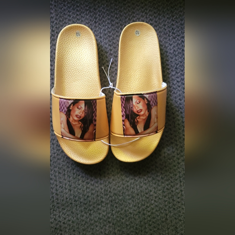 NEW! Women's Size 10 Cross Colours Gold Aaliyah Slides Sandals